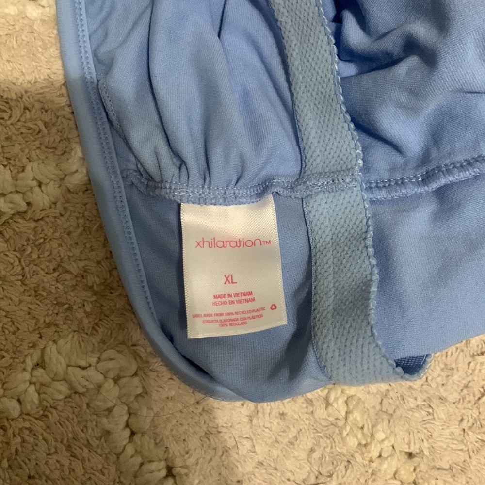 swim top𤩠- Picture 2 of 4